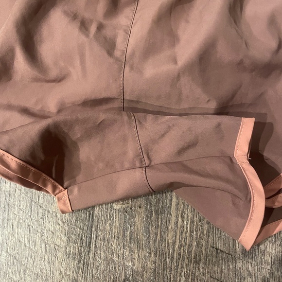 Women’s Nike Shorts Size Medium - Picture 5 of 5